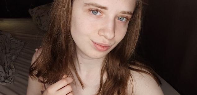 Model - Camilla natural