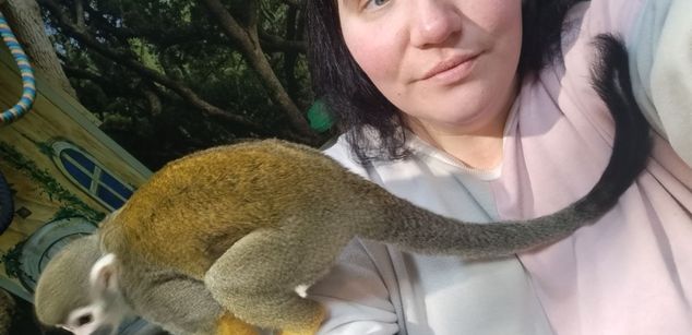 Model - Alexandra_Ray young