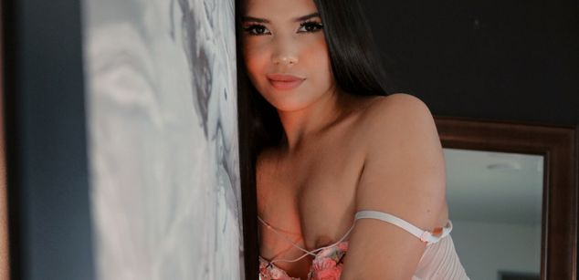 Model - sofinelson bigass