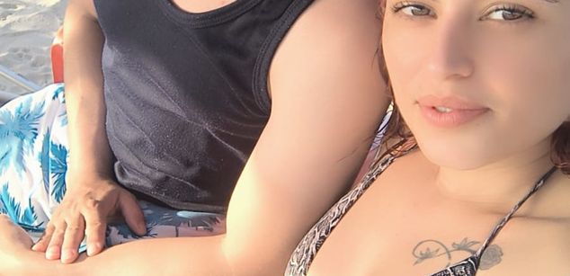 Model - SaraPortsmans mamada