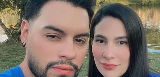 Model - ArianaAndDave humillation