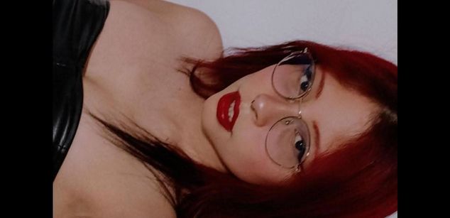 Model - Violett_Nyx FEET