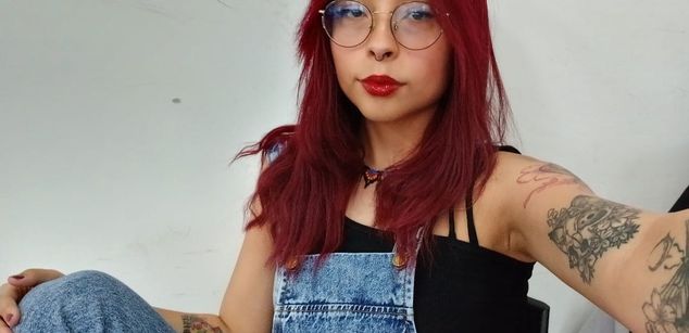 Model - Violett_Nyx FEET