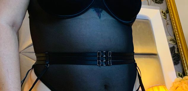 Model - Madeline Sade hairypussy