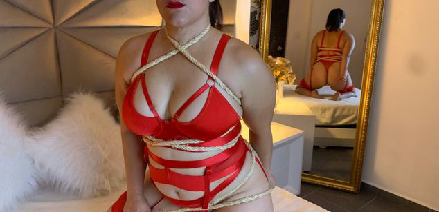 Model - Madeline Sade hairypussy