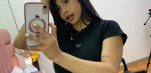 Model - Kim Luna teen