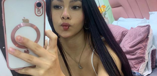 Model - Kim Luna teen