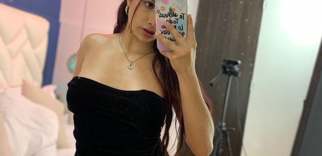 Model - Kim Luna teen