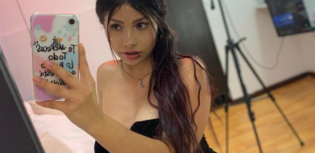 Model - Kim Luna teen