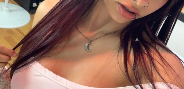 Model - Kim Luna teen