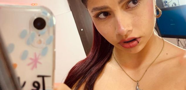 Model - Kim Luna teen