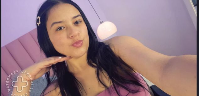 Model - Amy Ferreira bigboobs