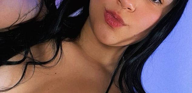 Model - Amy Ferreira bigboobs