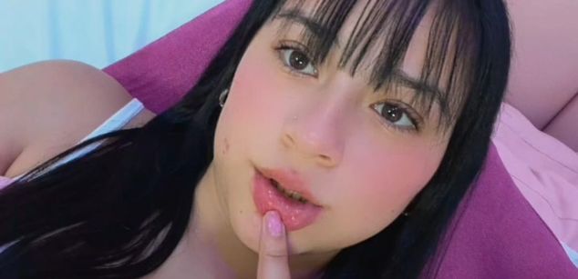 Model - Amy Ferreira bigboobs