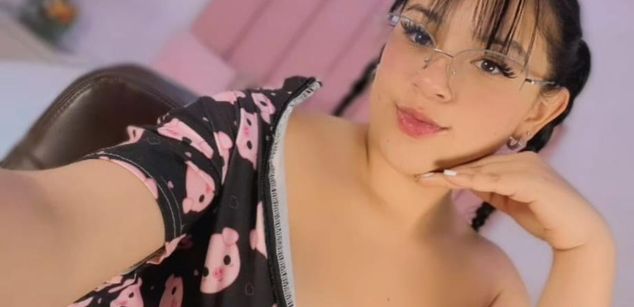 Model - Amy Ferreira bigboobs