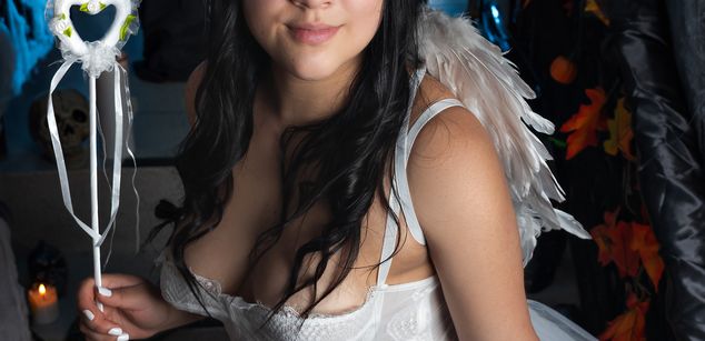 Model - Amy Ferreira bigboobs