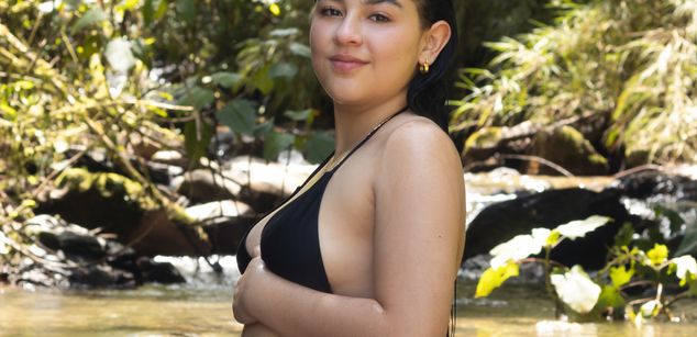 Model - Amy Ferreira bigboobs