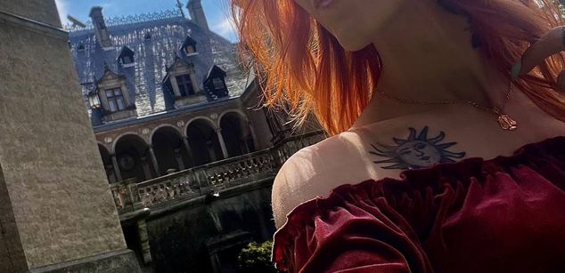 Model - Yelizaveta redhead