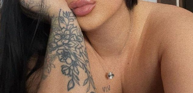 Model - NayaNoirX bigass