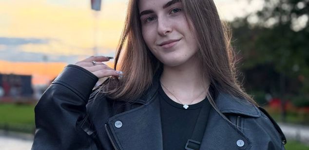 Model - MiraSweetie kiss