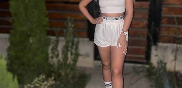 Model - VanesaTop Bigpenis