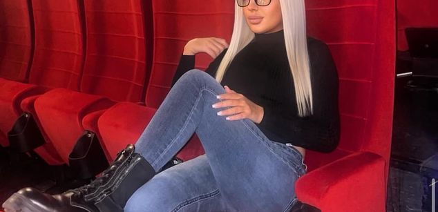 Model - VanesaTop Bigpenis