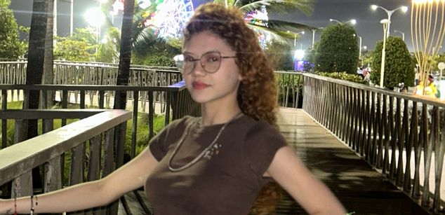 Model - Birdie_0 young