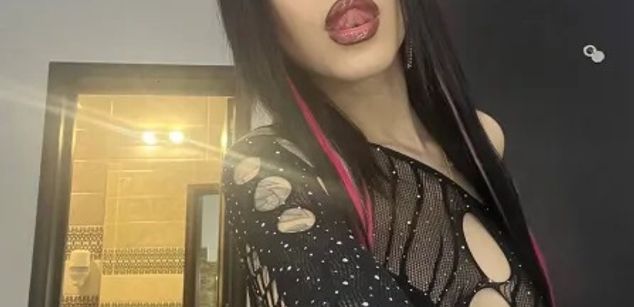 Model - NovaPearl young