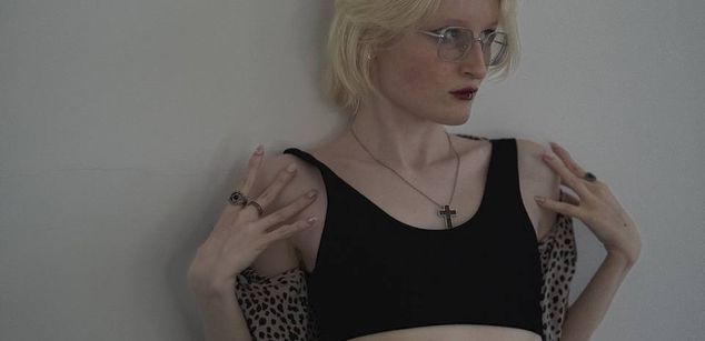 Model - ElizabethHarpper redhead