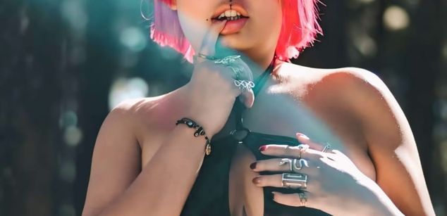 Model - Rubi_slave young