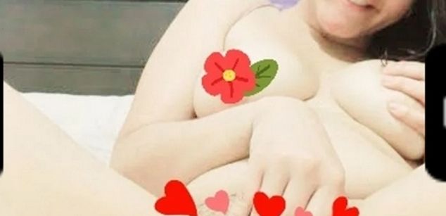 Model - anniemiau Latina