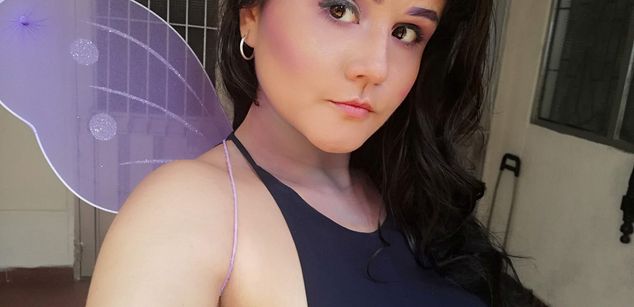 Model - anniemiau Latina