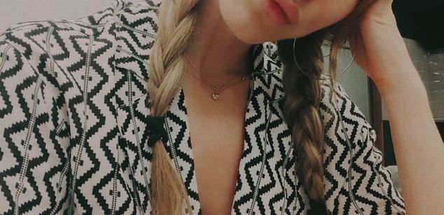 Model - VelvetNika goddess