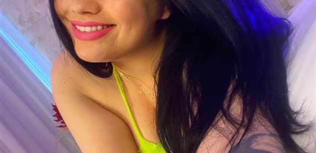 Model - AmberRiso bigass