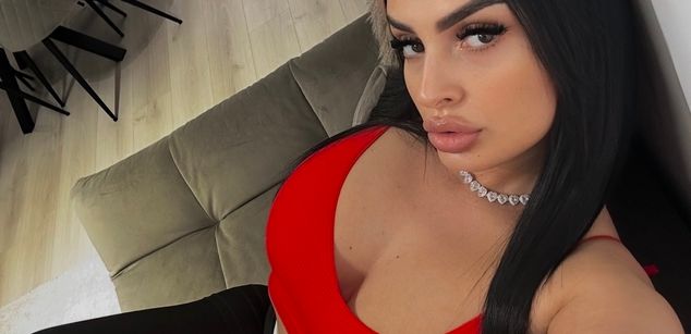 Model - Roberta Lopez squirt