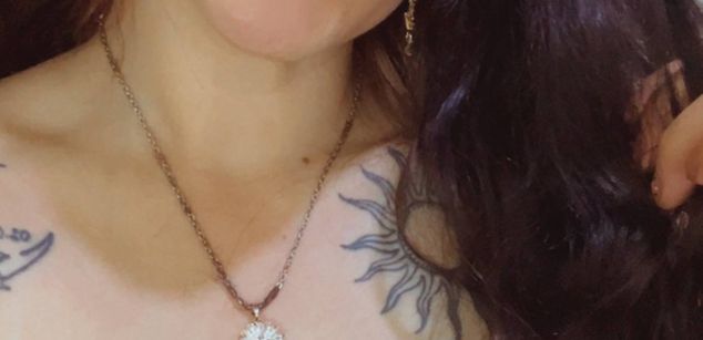 Model - HollyDirtySlut gag