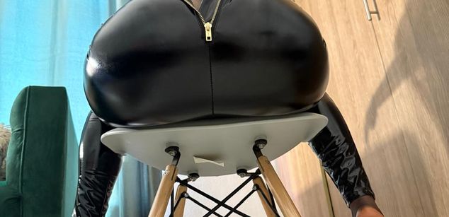 Model - Ebonyina DirtyTalk