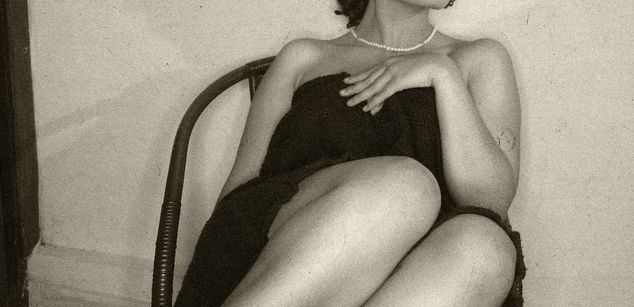 Model - TaraQ lingerie