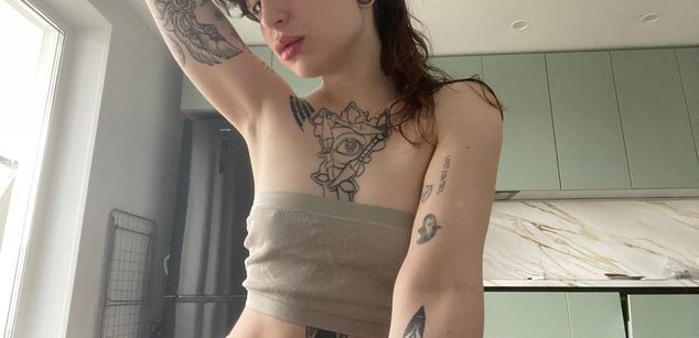 Model - wtf molly teen