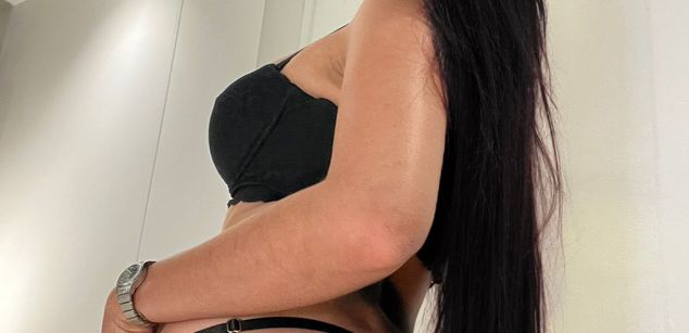 Model - LunaWarner titties