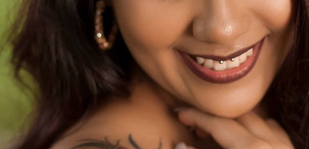 Model - Hayley Marshall latina