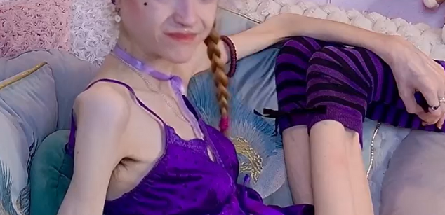 Model - Kittyraine dancing