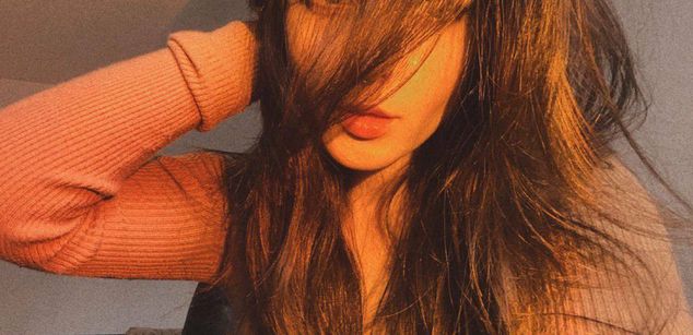 Model - BellaSink young