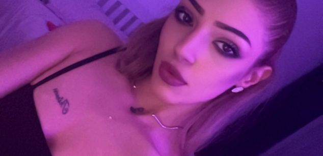 Model - Serena bigass