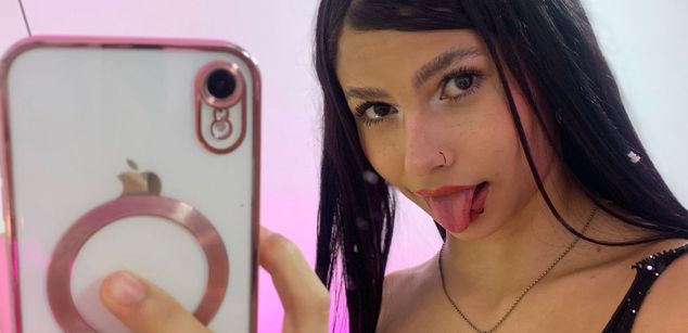 Model - Kim Luna teen