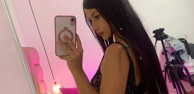 Model - Kim Luna teen