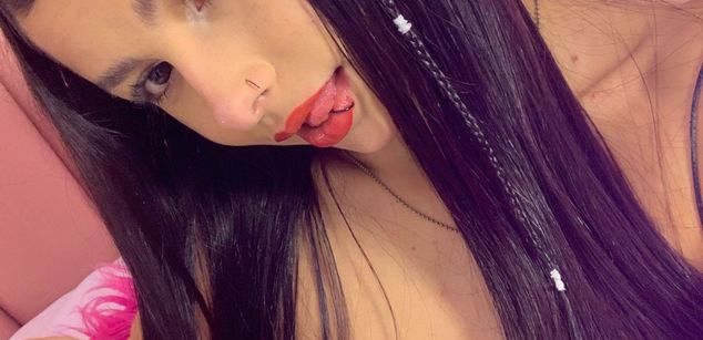 Model - Kim Luna teen