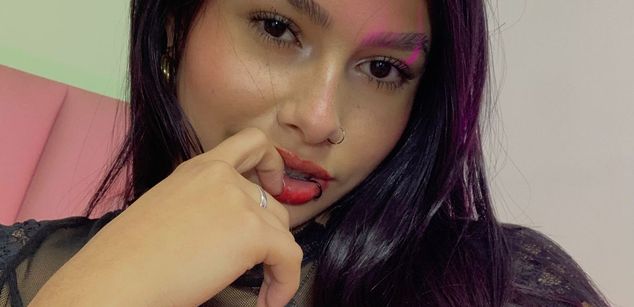 Model - Kim Luna teen