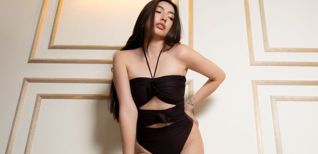Model - Anya Cute latina