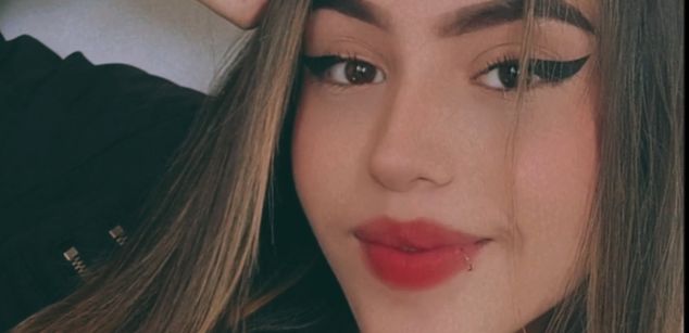 Model - Megan Drakk virgen